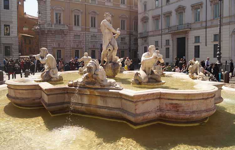 La Fontana del Moro La Fontana del Moro