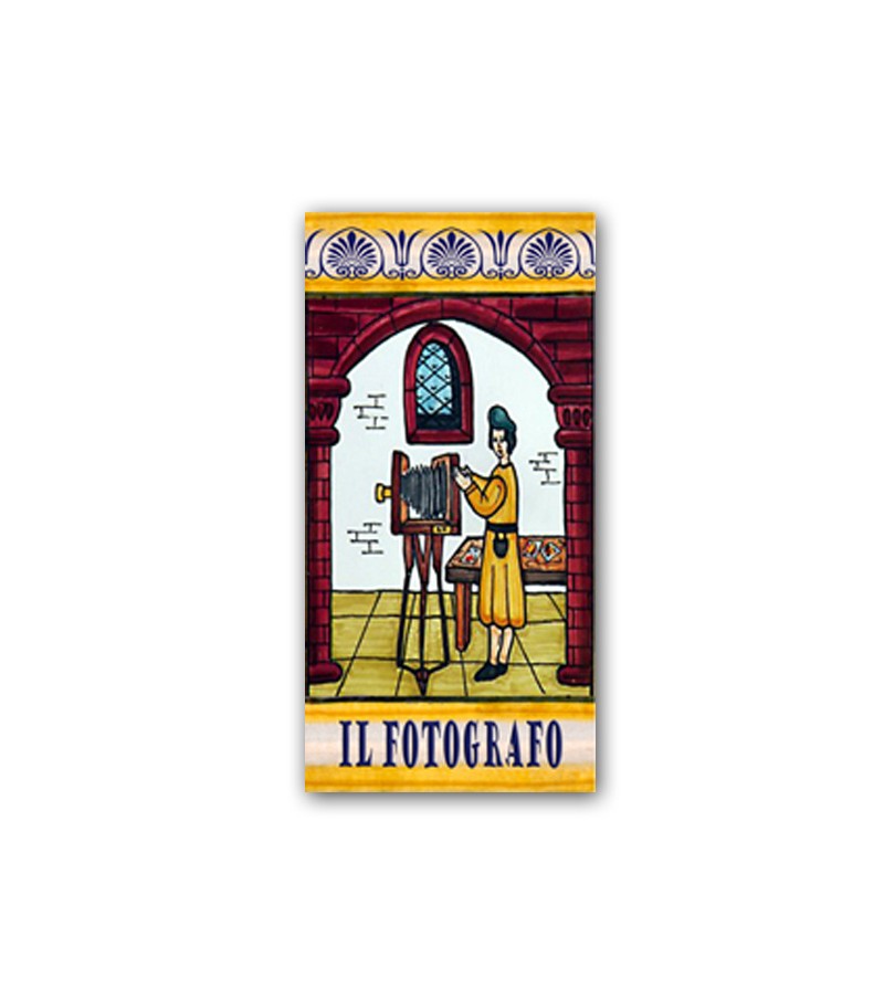 Piastrella in Ceramica Raffigurante il Fotografo