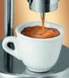 Espresso Kamira nella tazza bianca