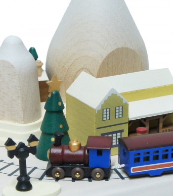 Carillon in legno treno e albero di natale