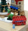 Carillon in legno Città Natale dettaglio bus turistico
