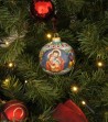 Palla di Natale in ceramica Sacra Famiglia appesa su albero