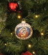 Palla di Natale in ceramica Sacra Famiglia appesa su albero