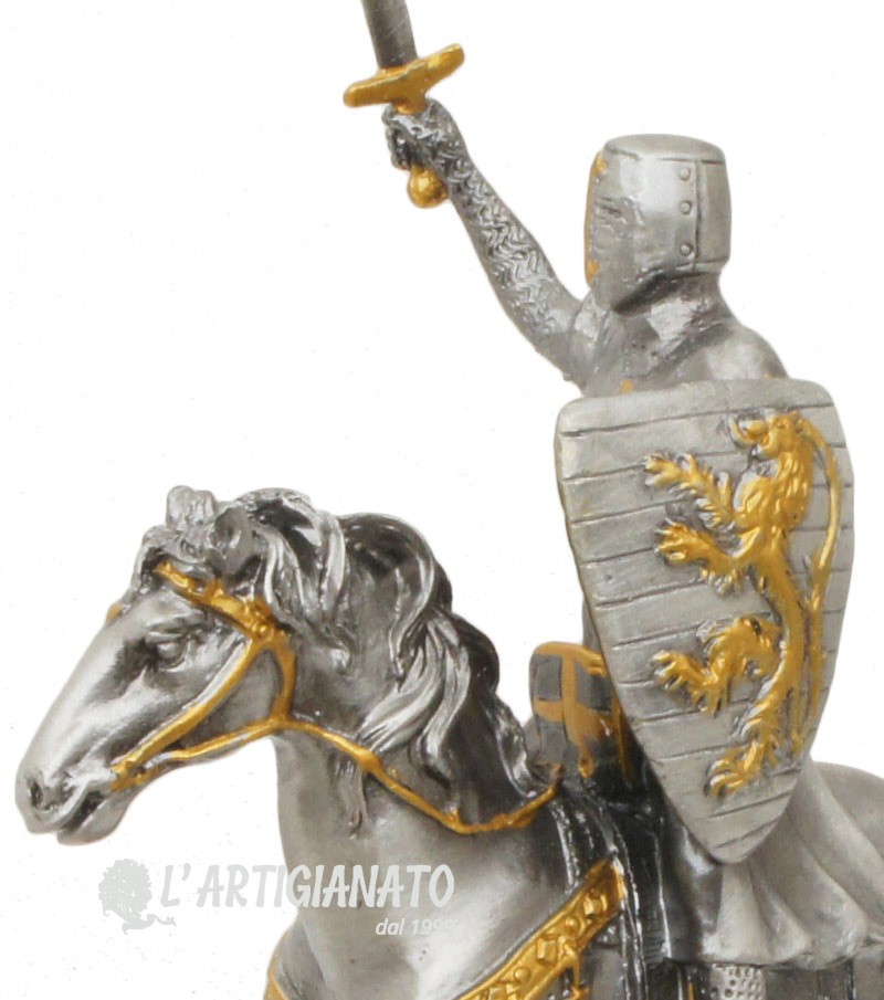 Detailed knight with sword