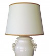Lampada in ceramica decoro bianco antico